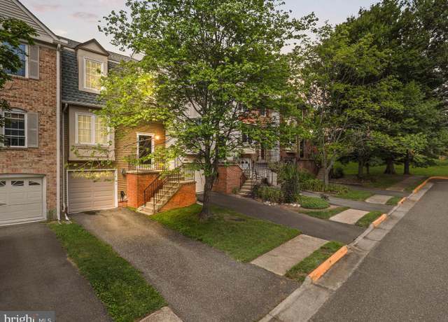 Property at 6153 Forest Creek Ln, Springfield, VA 22152, 3 beds, 2.5 baths