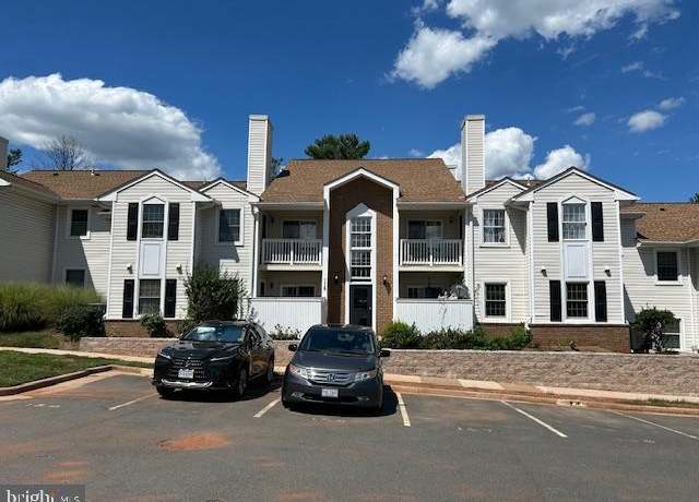 Property at 118 Westwick Ct #4, Sterling, VA 20165, 2 beds, 1 bath