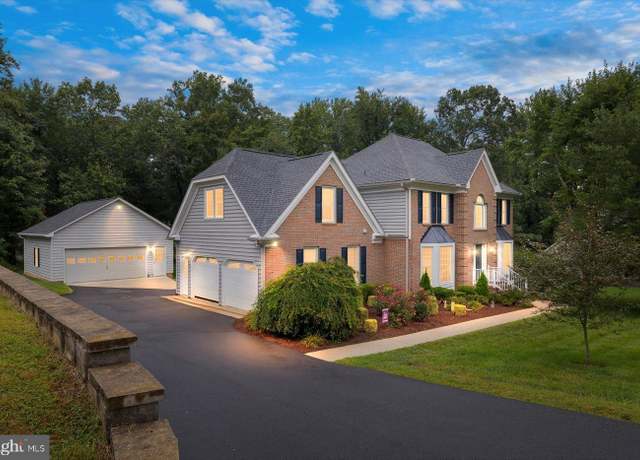 Property at 4005 Longwood Dr, Fredericksburg, VA 22408, 5 beds, 2.5 baths