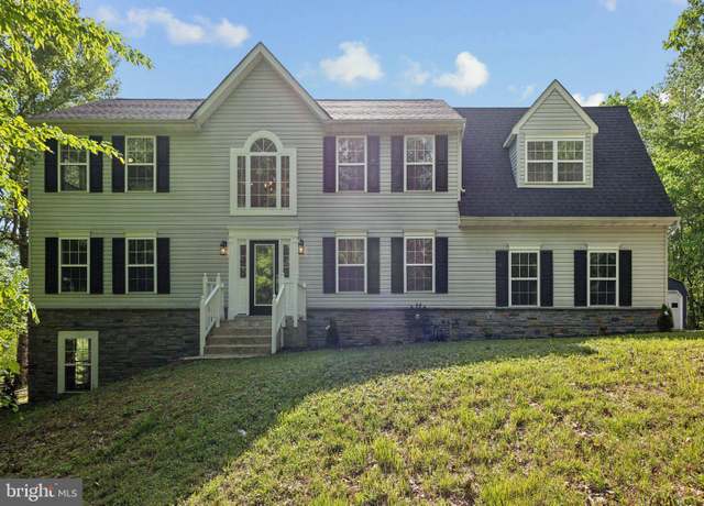 Property at 300 Queen Anne Dr, Fredericksburg, VA 22406, 4 beds, 2.5 baths