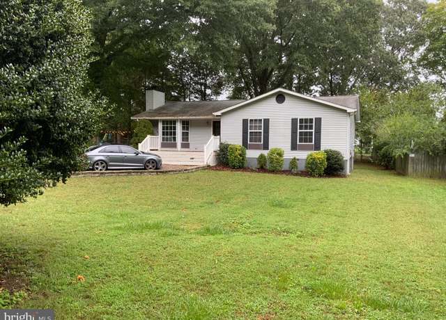 Property at 236 Cedar Ave, Colonial Beach, VA 22443, 3 beds, 2 baths