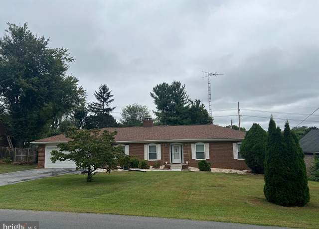 Property at 905 Hillcrest Dr, Martinsburg, WV 25401, 3 beds, 2 baths
