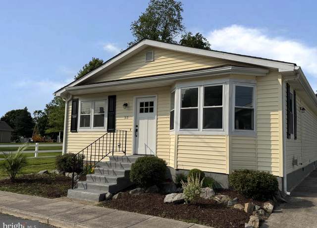 Property at 313 W Third St, Camden Wyoming, DE 19934, 3 beds, 2 baths