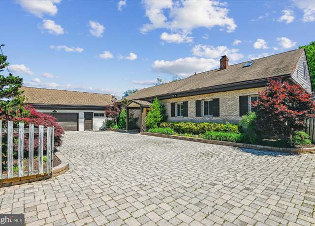 Property at 3689 1st Ave, Edgewater, MD 21037, 6 beds, 3 baths