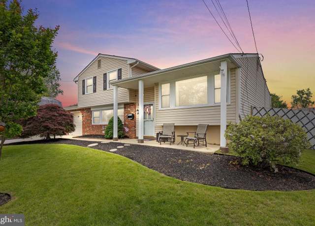 Property at 24 Holyoke Dr, Delran, NJ 08075, 4 beds, 1.5 baths