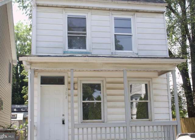 Property at 304 York St, Burlington, NJ 08016, 3 beds, 2 baths
