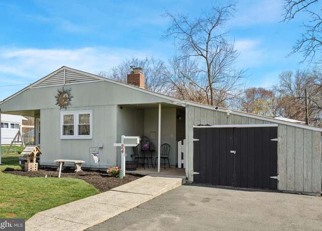 Property at 24 Mountain Ln, Levittown, PA 19054, 3 beds, 1 bath