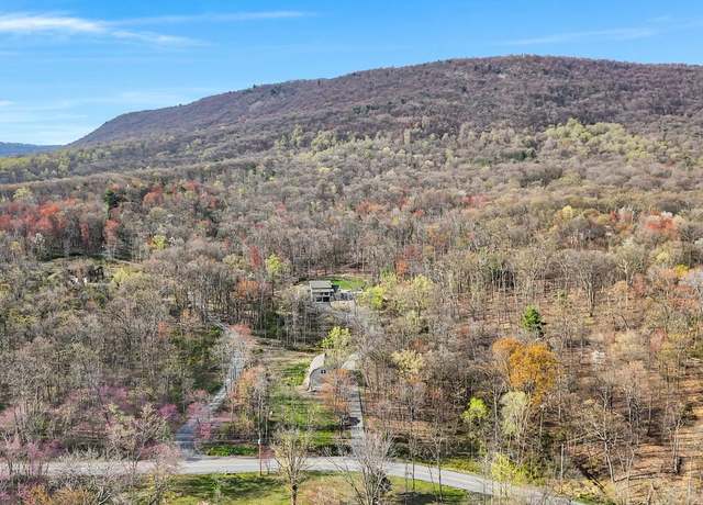 Property at 125 & 129 Bobcat Rd, Carlisle, PA 17015, 3 beds, 2.5 baths