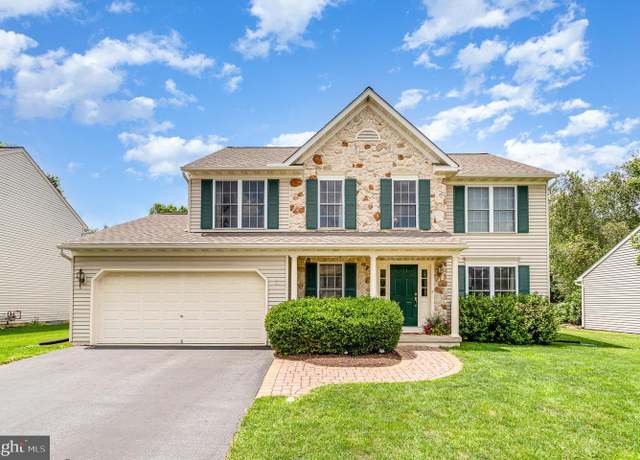 Property at 212 Deerfield Ln, Lititz, PA 17543, 4 beds, 2.5 baths