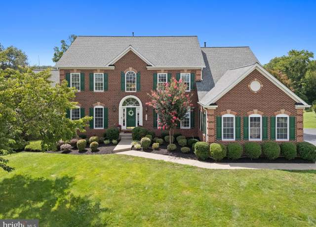 Property at 7263 Joffa Cir, Warrenton, VA 20187, 5 beds, 4.5 baths