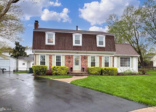Property at 5824 Bridgewater Ct, Alexandria, VA 22315, 5 beds, 4 baths