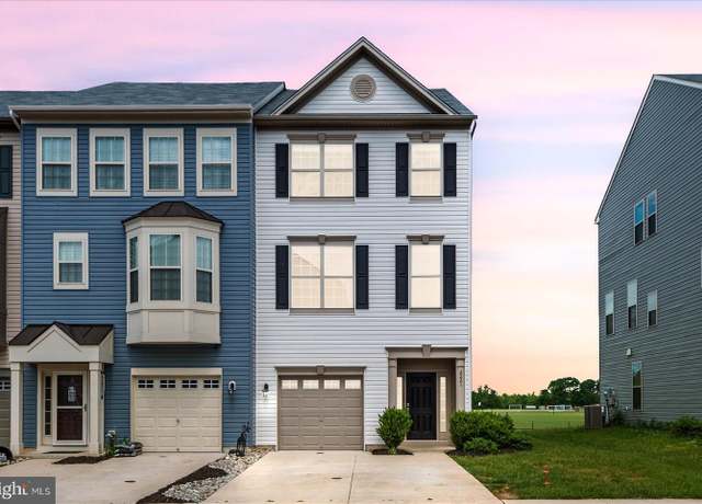 Property at 2221 Champions Way, Fredericksburg, VA 22408, 4 beds, 3.5 baths