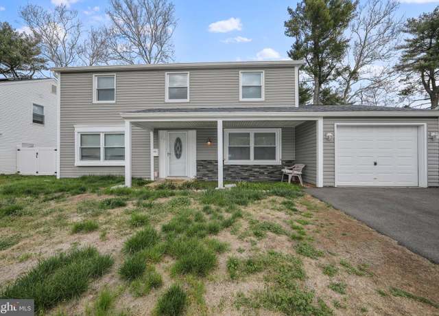 Property at 29 Budhollow Ln, Willingboro, NJ 08046, 3 beds, 2.5 baths