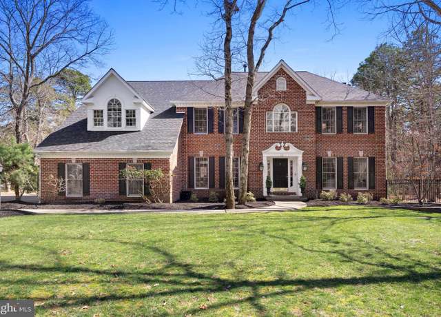 Property at 12 Wilderness Dr, Medford, NJ 08055, 4 beds, 4.5 baths