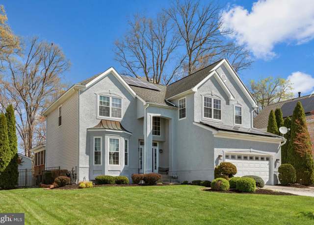 Property at 19 Creekwood Dr, Bordentown, NJ 08505, 4 beds, 3 baths