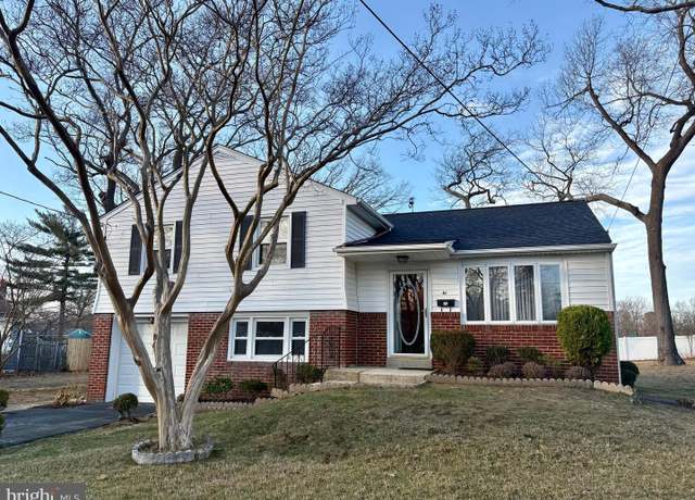 Property at 41 E 11th Ave, Pine Hill, NJ 08021, 3 beds, 1.5 baths