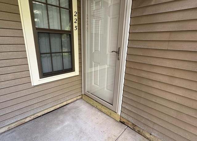 Property at 225 Barclay Ct, West Deptford, NJ 08051, 2 beds, 2 baths