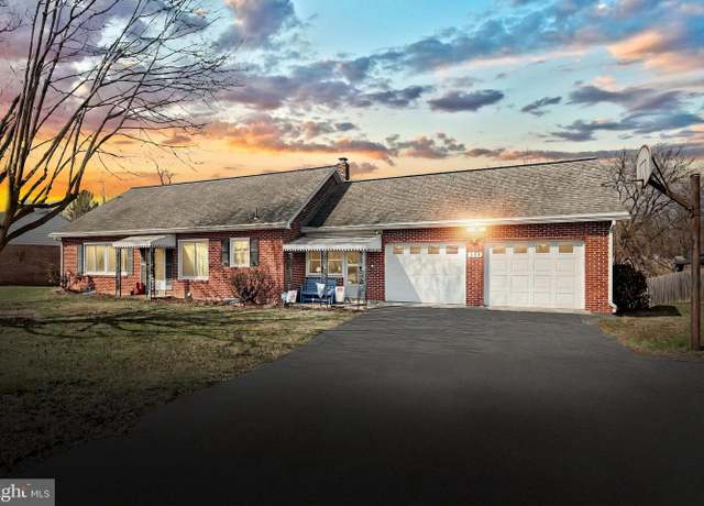 Property at 108 Water St, East Berlin, PA 17316, 4 beds, 1 bath