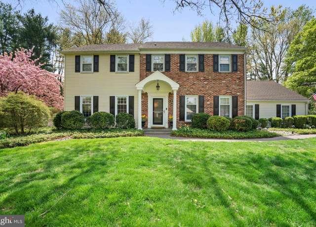Property at 10 Bailey Dr, Washington Crossing, PA 18977, 4 beds, 2.5 baths
