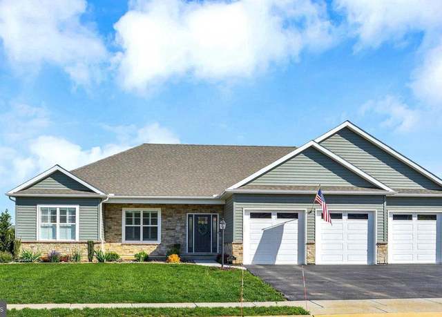 Property at 116 Kensington Pl, Mechanicsburg, PA 17050, 3 beds, 2 baths