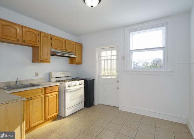 Property at 3027 W 9th St, Chester, PA 19013, 3 beds, 1 bath