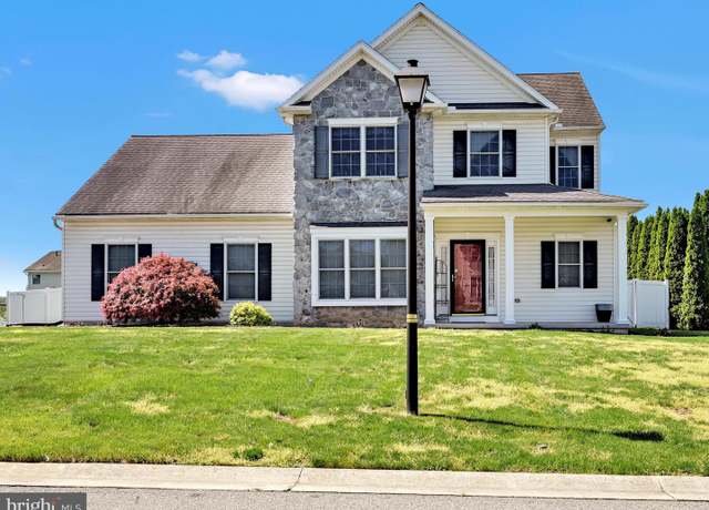 Property at 1524 Wheatfield Ln, Lebanon, PA 17042, 4 beds, 2.5 baths