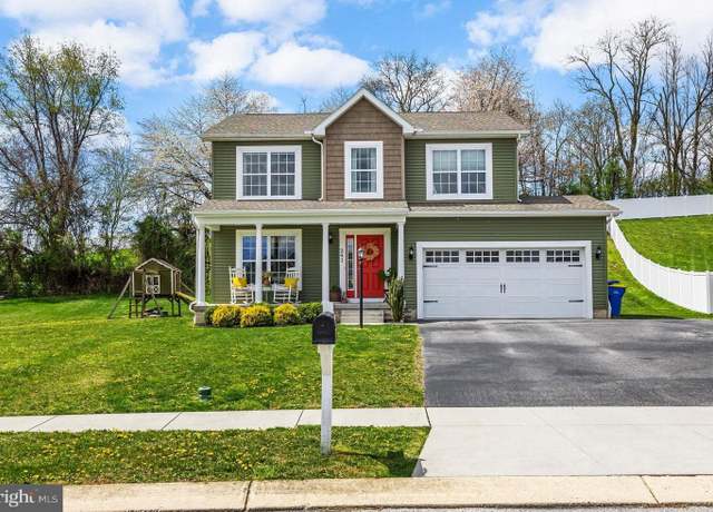 Property at 241 N Alpine Dr, York, PA 17408, 3 beds, 2.5 baths