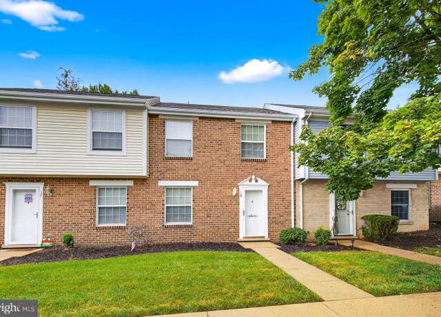 Property at 16 Williamstown Cir, York, PA 17404, 2 beds, 1.5 baths