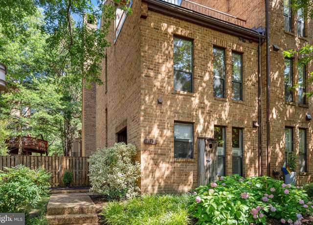 Property at 4425 7th St N, Arlington, VA 22203, 3 beds, 2.5 baths