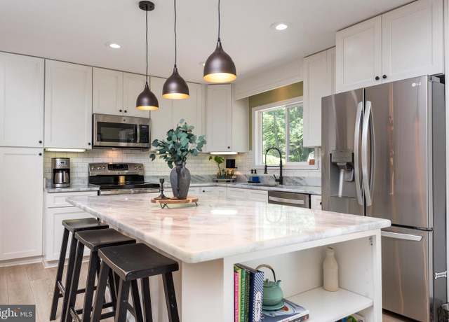 Property at 6444 Duhollow Rd, Warrenton, VA 20187, 5 beds, 3 baths