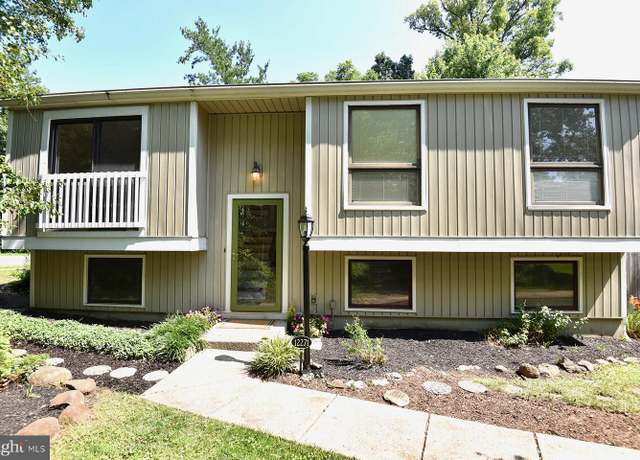 Property at 12271 Turkey Wing Ct, Reston, VA 20191, 3 beds, 1.5 baths