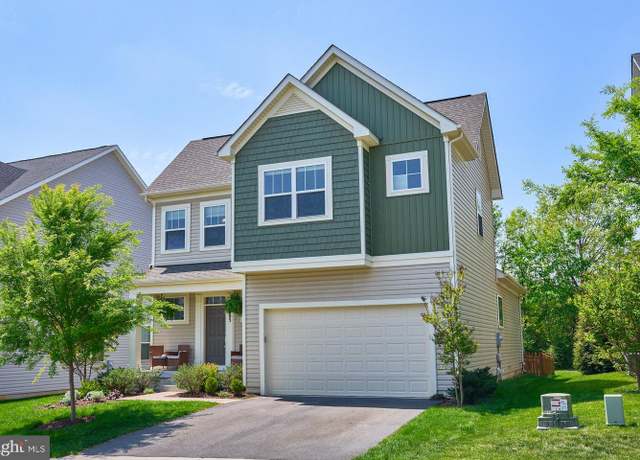 Property at 805 Pencoast Dr, Purcellville, VA 20132, 5 beds, 3.5 baths
