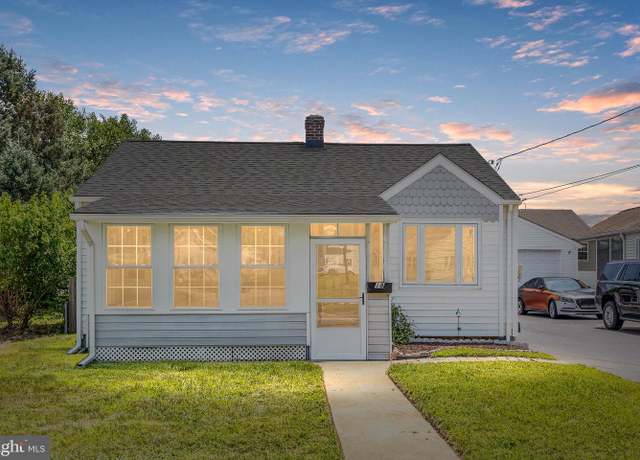 Property at 18 Hillview Ave, New Castle, DE 19720, 3 beds, 1 bath