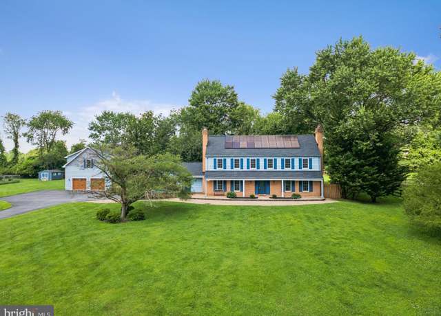 Property at 13204 Lantern Hollow Dr, North Potomac, MD 20878, 4 beds, 3.5 baths