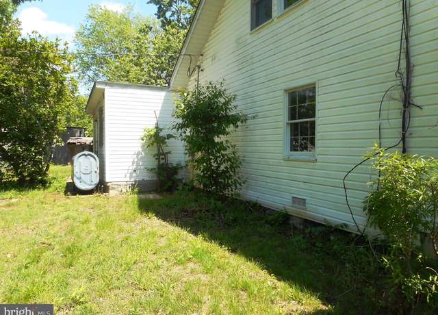 Property at 15933 Livingston Rd, Accokeek, MD 20607, 4 beds, 2 baths