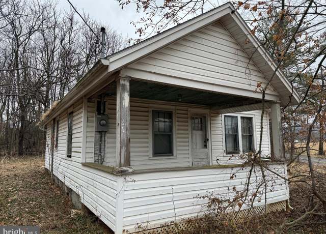 Property at 13501 Fritz Ln, Smithsburg, MD 21783, 3 beds, 1 bath