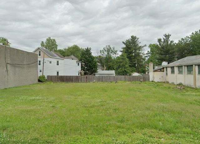 Property at 604 Broad St, Riverton, NJ 08077