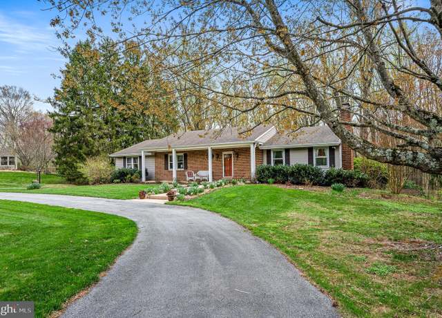 Property at 14 Turkey Hollow Rd, Kennett Square, PA 19348, 4 beds, 2.5 baths