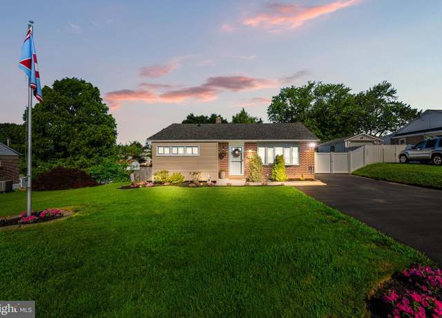 Property at 2218 Lee Ln, Aston, PA 19014, 3 beds, 2 baths