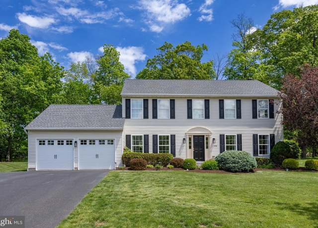Property at 206 Berkshire Ln, Royersford, PA 19468, 4 beds, 2.5 baths