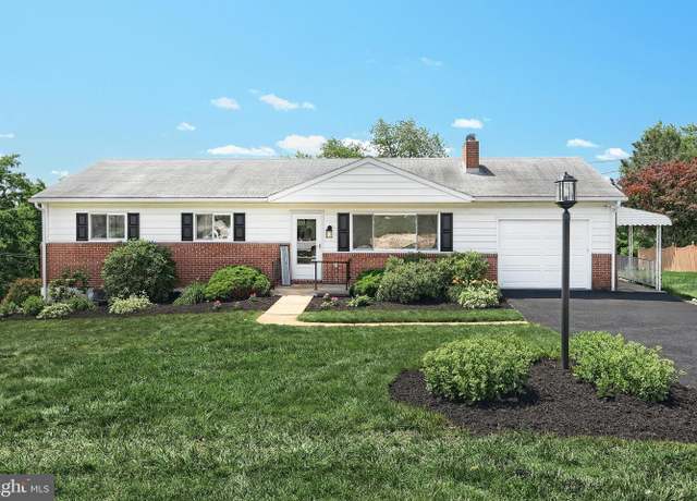 Property at 2988 Bradley Ave, Dallastown, PA 17313, 3 beds, 2 baths