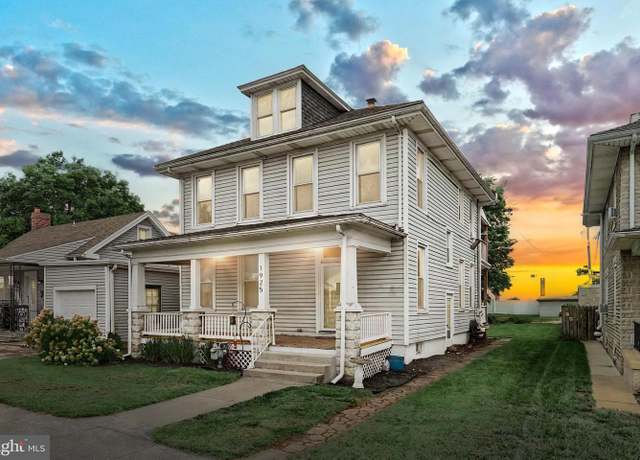 Property at 1925 W Philadelphia St, York, PA 17404, 5 beds, 1.5 baths