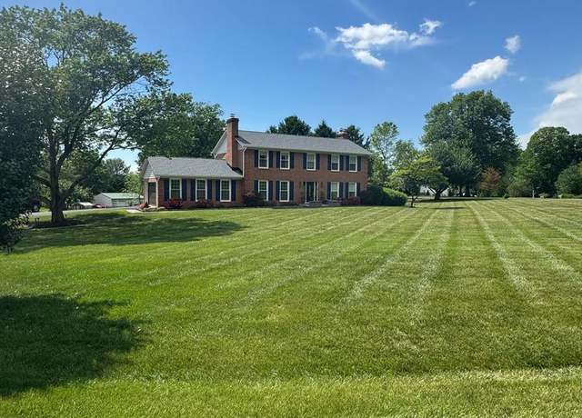 Property at 7880 Sir Topas Dr, Warrenton, VA 20186, 4 beds, 2.5 baths