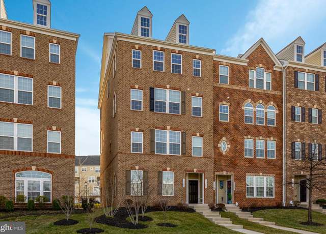 Property at 13767 Air And Space Museum Pkwy, Herndon, VA 20171, 3 beds, 2.5 baths
