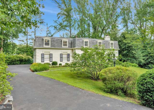 Property at 865 Merriewood Ln, Mclean, VA 22102, 4 beds, 3.5 baths