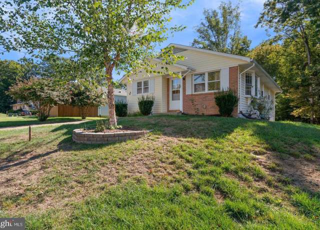 Property at 2893 Chalet Ct, Woodbridge, VA 22192, 3 beds, 2 baths