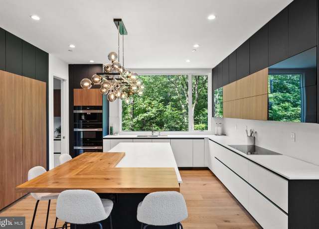 Property at 4656 Broad Branch Rd NW, Washington, DC 20008, 6 beds, 5.5 baths
