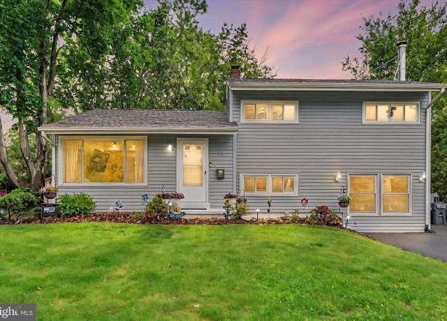 Property at 21 E Avon Dr, Claymont, DE 19703, 4 beds, 1.5 baths