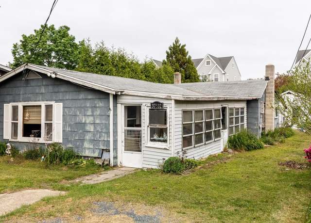 Property at 37532 Atlantic Ave, Rehoboth Beach, DE 19971, 4 beds, 1 bath