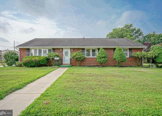 Property at 120 E Lake Ave, Blackwood, NJ 08012, 3 beds, 2 baths